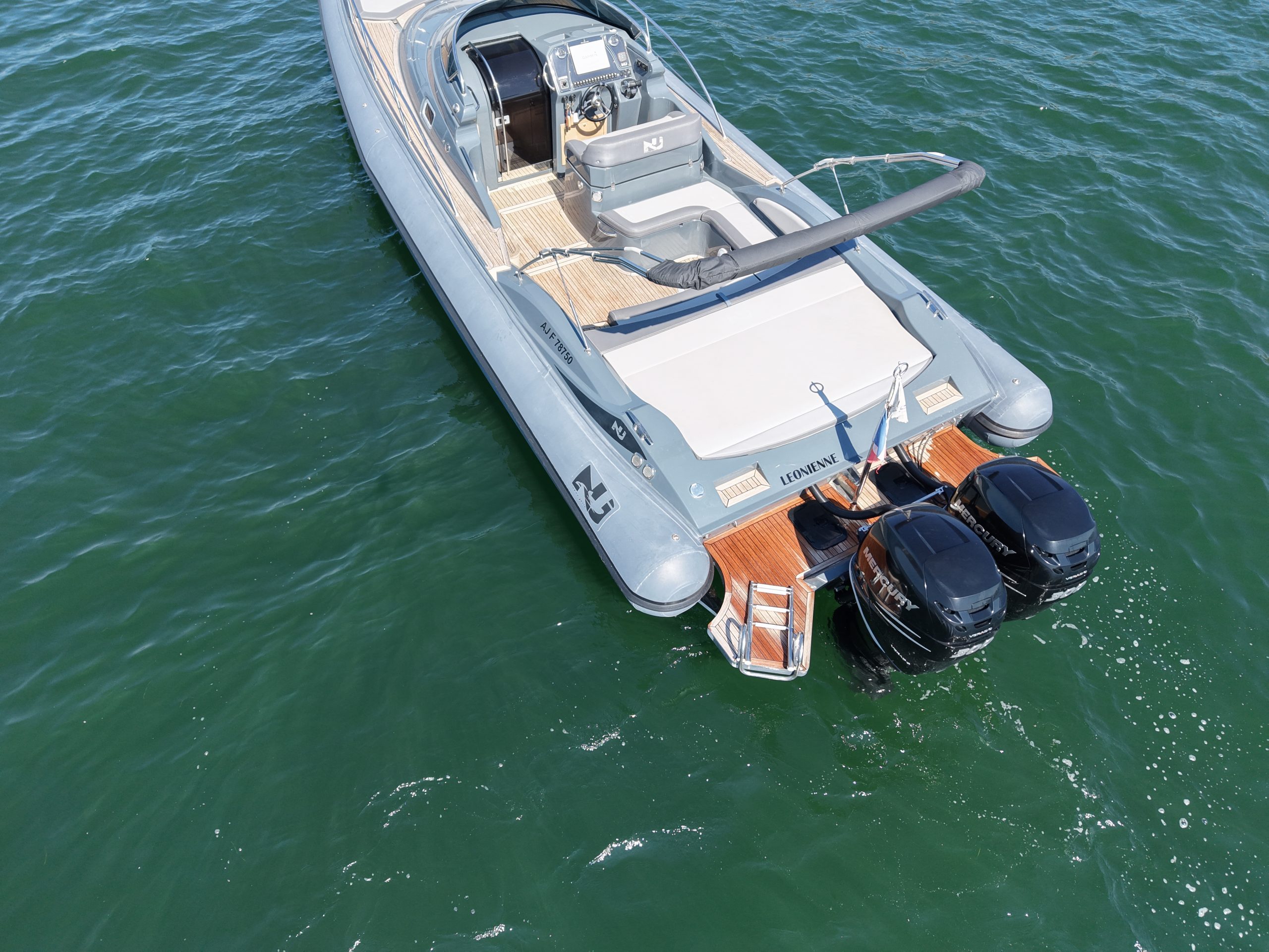 Bateau Nuova Jolly Prince Sport Cabine en location Porto-Vecchio Corse