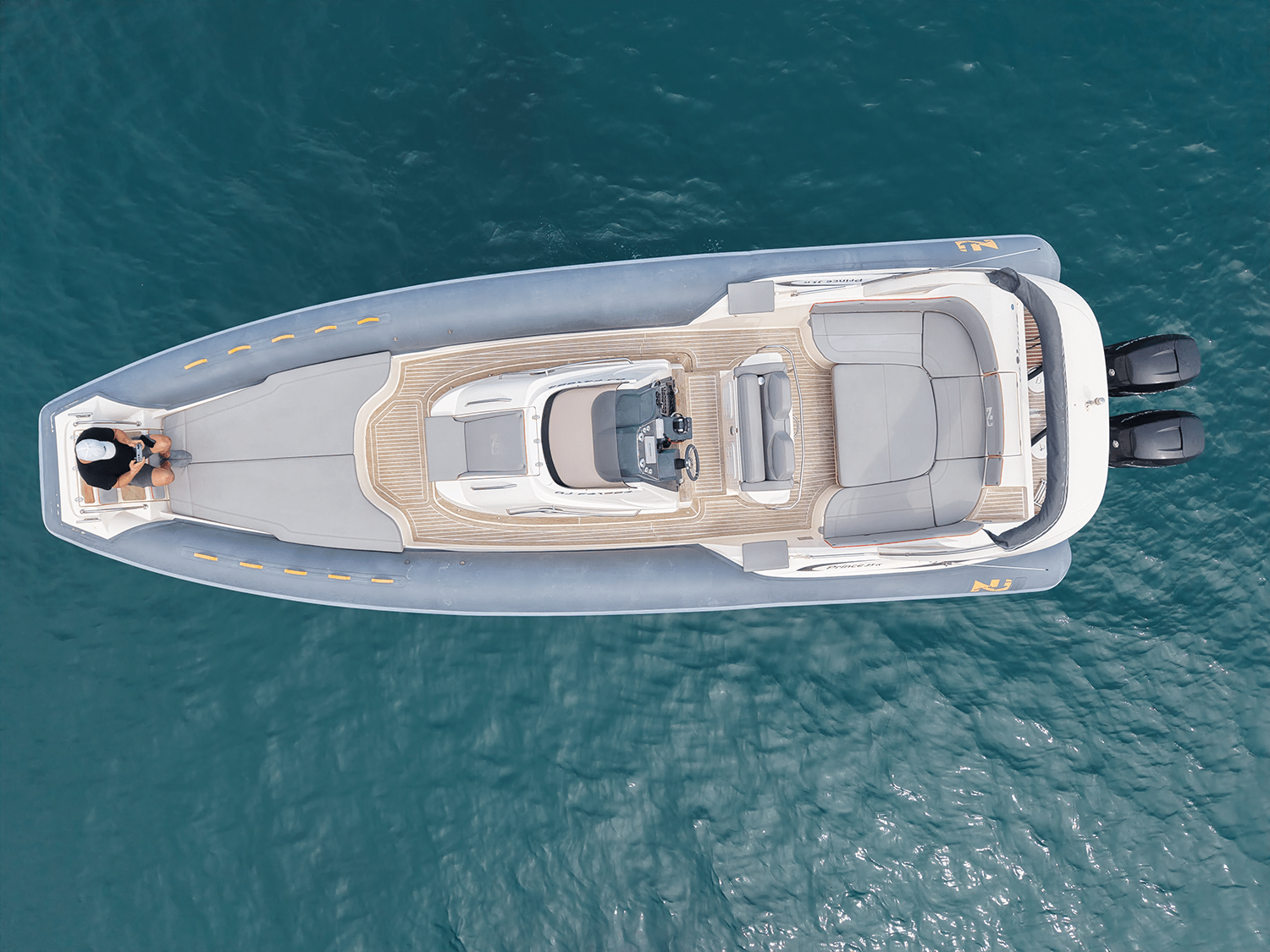 cockpit spacieux Nuova Jolly Prince 35 CC bateau Corse du Sud