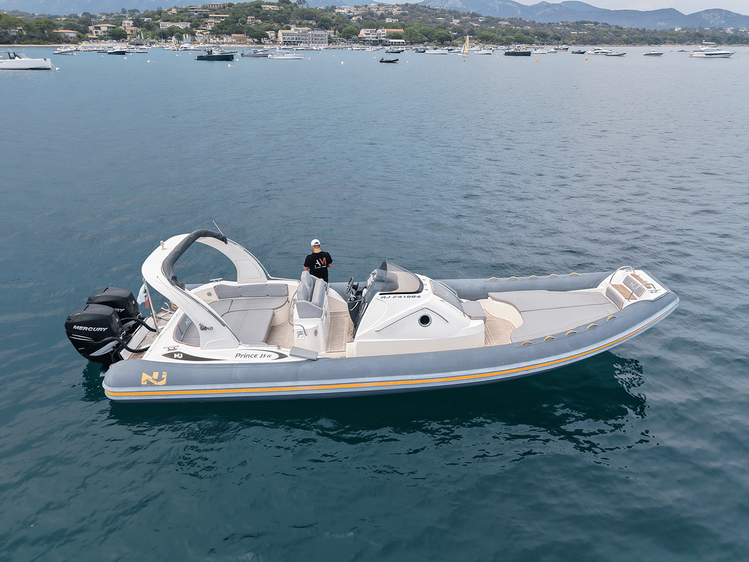 sellerie haut de gamme Nuova Jolly Prince 35 CC bateau Porto-Vecchio
